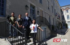 西安吃瓜网红事件视频,一场网络热议的幕后真相揭秘